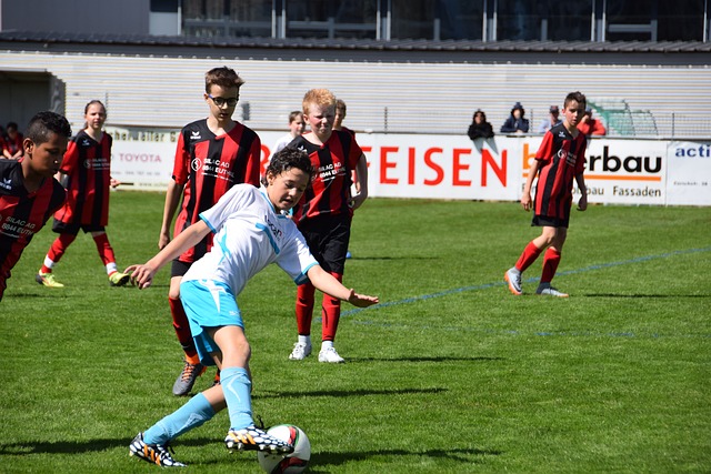 及防守端的 及防守端的